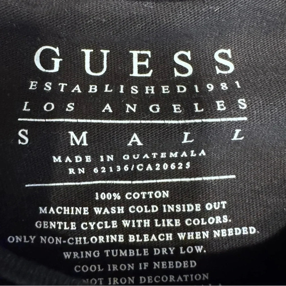 Guess Men's Embossed Quilted Logo Jet Black T-Shirt Small - Picture 4 of 9